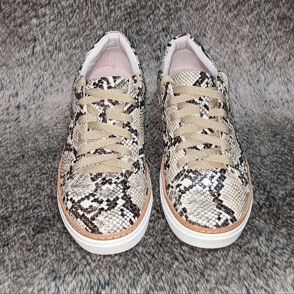 Zara Faux Python Lace Up Sneaker Women's 8 - Picture 3 of 12